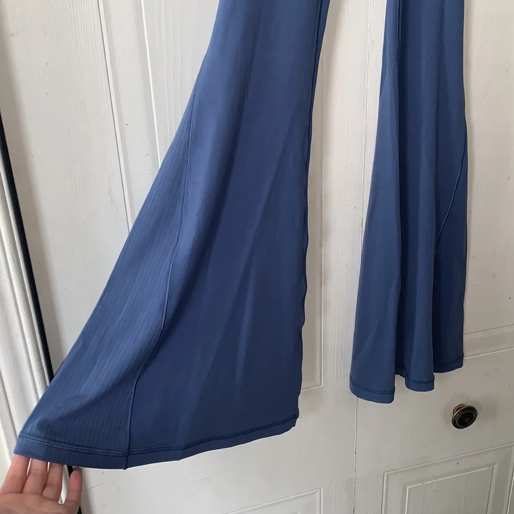Aerie Flare leggings size xs short inseam - Picture 4 of 7